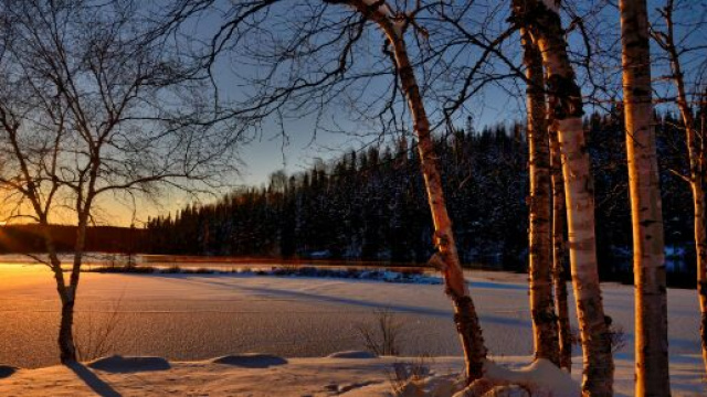 Paesaggio innevato al tramonto &copy; Pexels.com