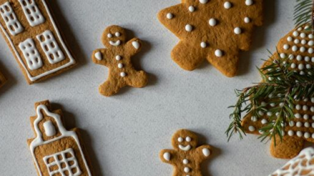 Biscotti a forma di figure natalizie- &copy; Pexels.