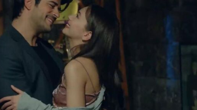 In foto Kemal e Nihan di Endless Love (screenshot &copy; Canale 5)