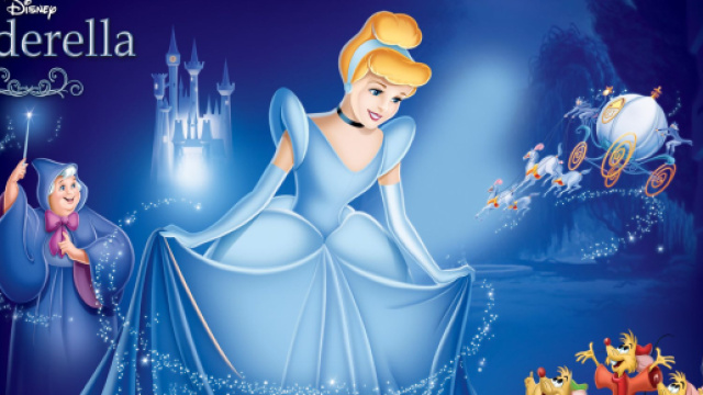In foto la locandina del film Cenerentola &copy; Disney