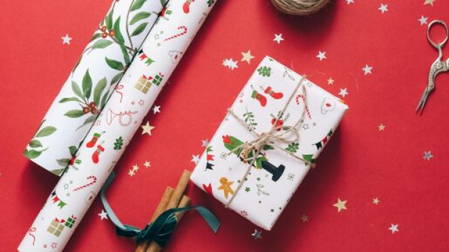 Pacchi regalo di Natale- &copy; Pexels