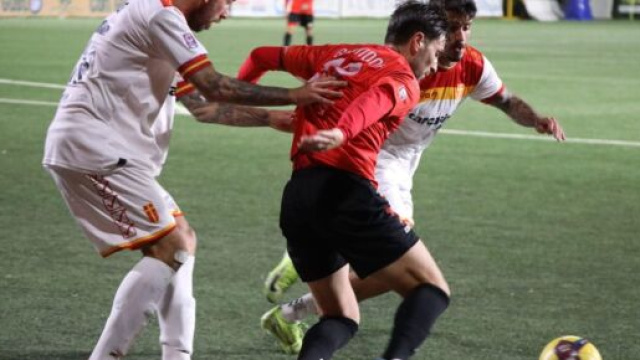Un momento di gioco tra Messina e Turris - &copy; Facebook / S.S. Turris Calcio 1944
