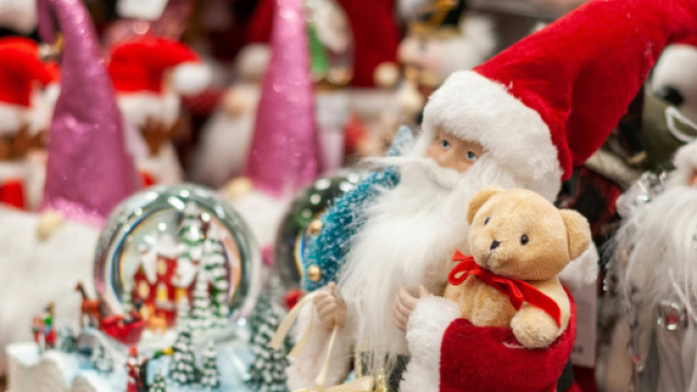 Un Babbo Natale per le feste natalizie &copy; Pexels