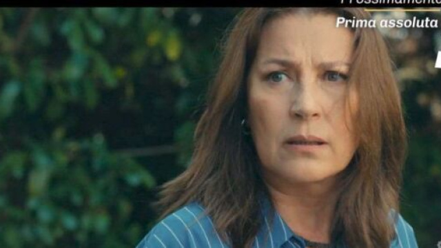 Guzide in una scena di Tradimento &copy; Mediaset.