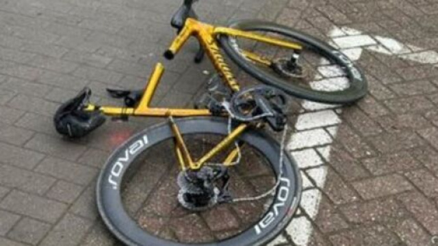 La bici di Remco Evenepoel - &copy; Het Nieuwsblad