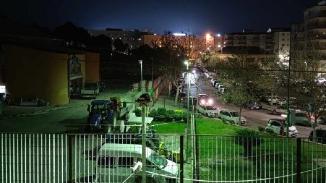 La citt&agrave; di Crotone di sera - &copy; Francesco Trabassi