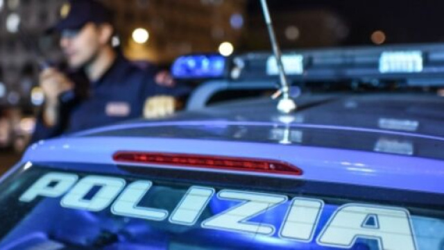 Auto della Polizia di Stato durante un controllo - &copy; Polizia di Stato