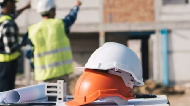 Due operati in cantiere - Foto &copy; Anas Lexplain