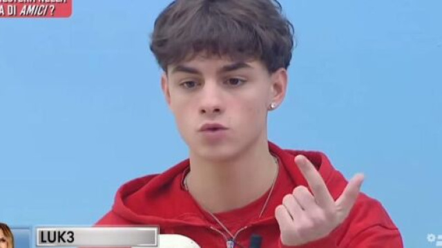 In foto Luk3 di Amici (screenshoot &copy;Mediaset)