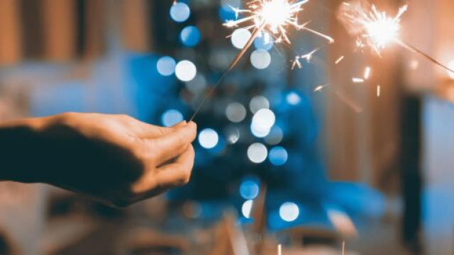 Due festoni accesi (&copy;pixabay.com)