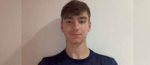 Todav&iacute;a se desconocen las causas del fallecimiento del joven (X, @Alastair Ankers)