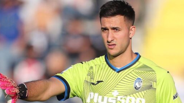 In foto Musso, portiere dell'Atalanta.