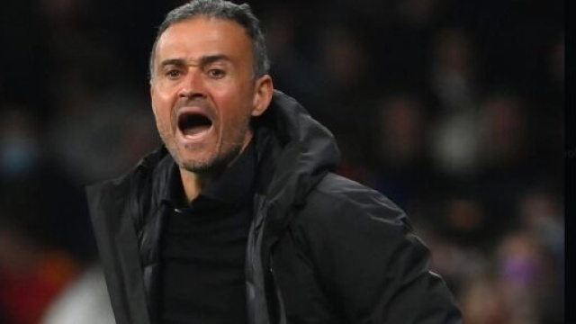 Luis Campos a des id&eacute;es pr&eacute;cises concernant les joueurs qu'il veut voir d&eacute;barquer &agrave; Paris cet &eacute;t&eacute;. (screenshot Twitter - @psgcommunity_)