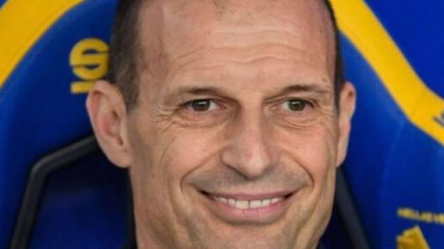 In foto Max Allegri durante una partita tra Juventus e Verona.
