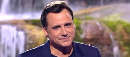 Actualmente Ion Aramendi es presentador de los debates de 'GH D&uacute;o 2' (Captura de pantalla de Telecinco)