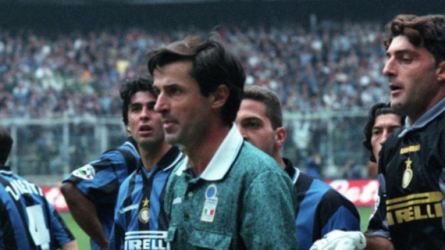 Piero Ceccarini in Juventus-Inter del 1998.