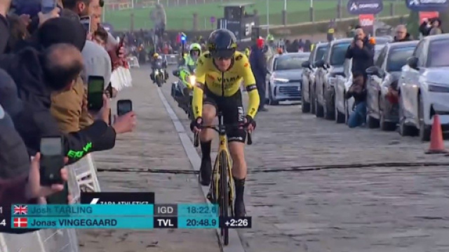 Ciclismo, Tarling vince la crono di O Gran Camino, Vingegaard 45&deg;, distacchi neutralizzati.