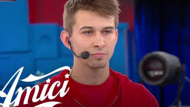 Amici23, puntata 25/2: Malia eliminato, ma riceve gli elogi di Madame.