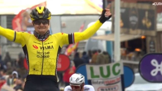 Ciclismo, Het Nieuwsblad: domina la Visma, vittoria a sorpresa di Jan Tratnik (Video)