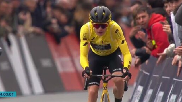Ciclismo, Vingegaard fa il vuoto su un Gpm di 3&deg; categoria e vince a Ribavadia
