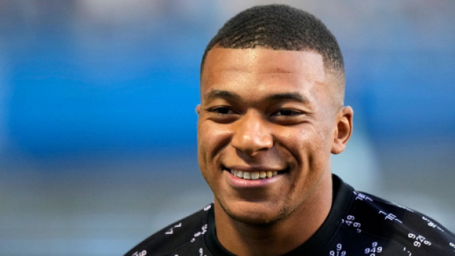 Kylian Mbapp&eacute; souriant (capture X @panams75)