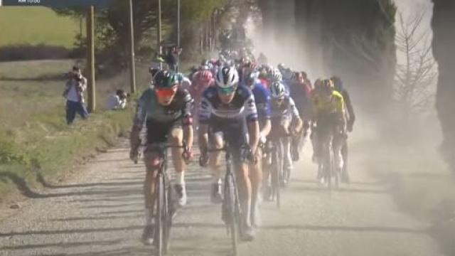 Ciclismo, Michel Wuyts: 'Con il cambio di percorso hanno rovinato la Strade Bianche'