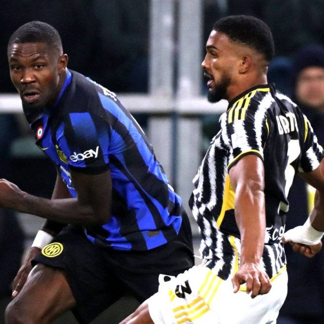 Marcus Thuram in azione contro Bremer durante lo scorso Juve Inter. (&copy;Shutterstock).