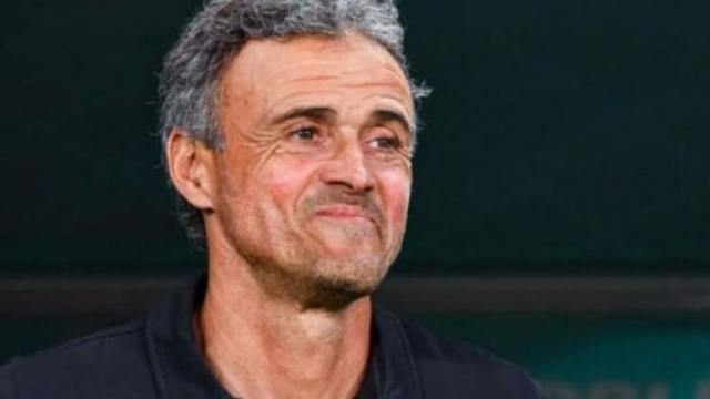 Luis Enrique en forme pour ses d&eacute;buts au PSG. (screenshot Twitter - @ActuFoot_)