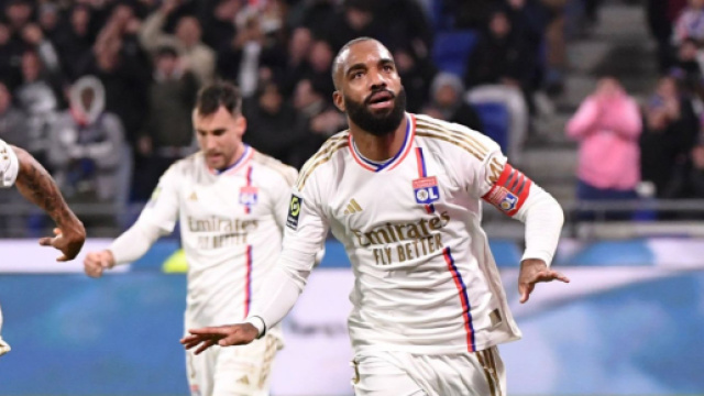 Lacazette buteur lors d'OL-OL (screenshot twitter @VibesFoot)