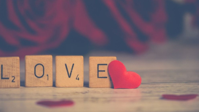 Oroscopo del weekend 10 e 11 febbraio, vita di coppia e single: problemi per Leone