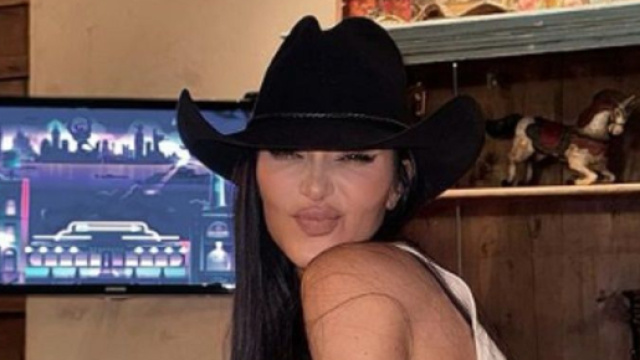 Kim Kardashian coproduira une s&eacute;rie documentaire sur Liz Taylor (Screenshot Instagram @kimkardashian)