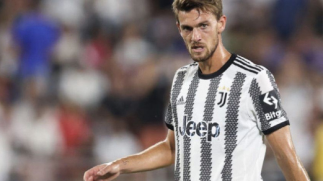 Juve, obiettivo diminuzione stipendi: Rugani dovrebbe passare da 3,5 a 1,5 milioni annui.