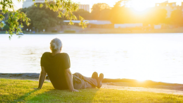 L'oroscopo del weekend dal 2 al 3 marzo: Acquario invitato a cercare rapporti stimolanti.