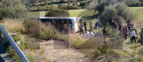 Un helic&oacute;ptero traslad&oacute; a un herido con lesiones graves hasta un hospital (X, @Emergencies_112)