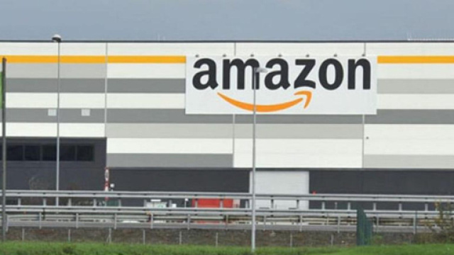 Amazon cerca magazzinieri: stipendio lordo d'ingresso di 1.764 euro