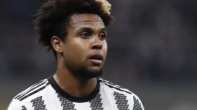 Il pap&agrave; di McKennie sbotta sui social