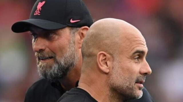 Klopp et Guardiola battus par Arsenal dans la course au titre ? (screenshot Twitter @NajimMedini)