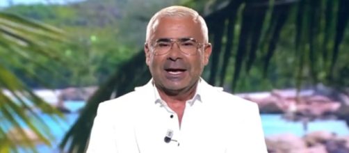 El presentador dijo que la gala de 'Supervivientes' hab&iacute;a sido 'estudiada al mil&iacute;metro' (Captura de pantalla de Telecinco)