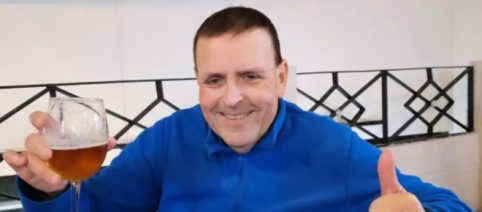 Muere Juanma Díaz, el profesor enfermo de cáncer que viralizó el hashtag ‘yomecuro’