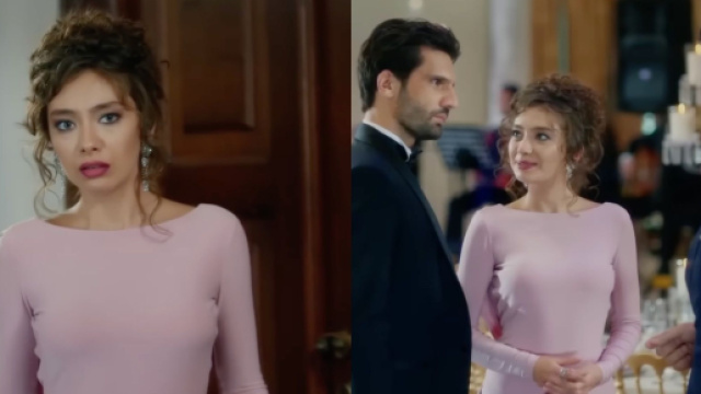 Kaan Urgancıoğlu (Emir), Neslihan Atag&uuml;l (Nihan) e Burak &Ouml;z&ccedil;ivit (Kemal) - screenshot &copy; Endless Love.