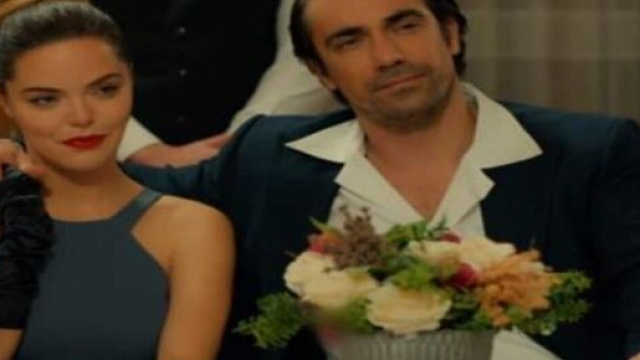 Zuleyha e Hakan insieme (Screenshot da una puntata di Terra amara).