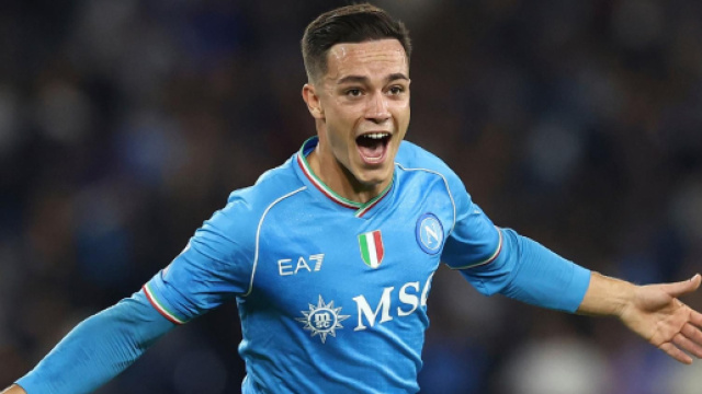 Inter su Raspadori del Napoli e Gudmundsson del Genoa.