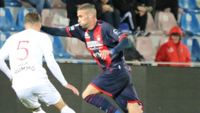 Il centrocampista del Crotone, Alessio Tribuzzi - &copy; Alessio Tribuzzi