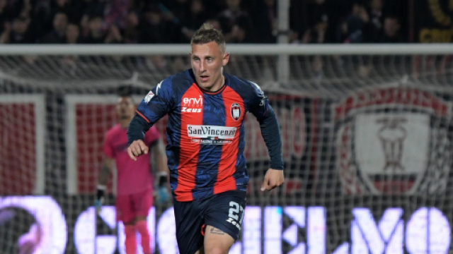 Il centrocampista del Crotone Andrea D'Errico - &copy; calciocrotone.it