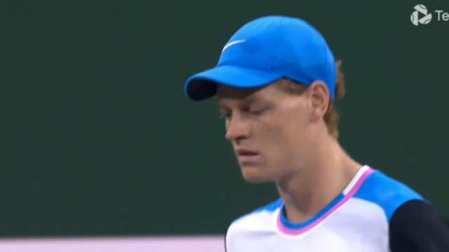 Jannik Sinner al Masters 1000 di Indian Wells 2024 &copy; Screenshot da Tennis TV.