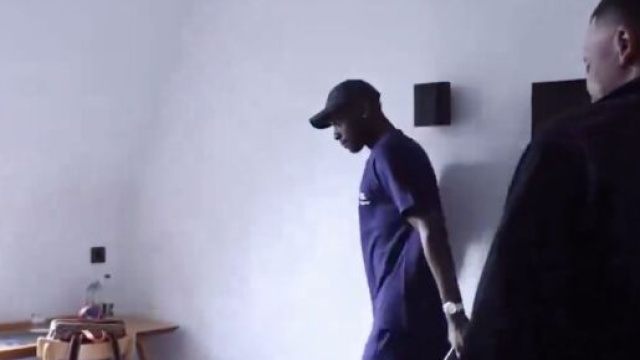 Mbapp&eacute; content de retrouver Kolo Muani et Thuram. (screenshot youtube @fff)