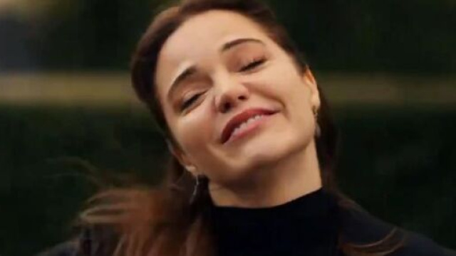 Zuleyha protagonista di Terra amara (screenshot &copy; Canale 5).