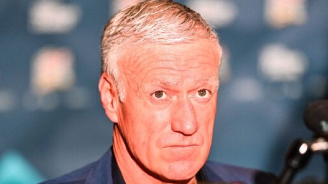 Deschamps amer sur l'arbitrage lors de France-Argentine. (cr&eacute;dit Twitter @_BeFootball)