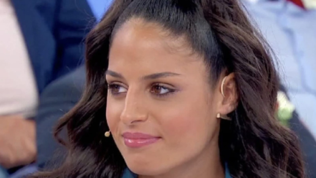 GF, Perla scoppia in lacrime: 'Vorrei solo stare bene'.