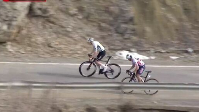 Tadej Pogacar, l'attacco decisivo a Port Ain&egrave; - Screenshot &copy; Eurosport.